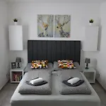Apartman Harmony - *